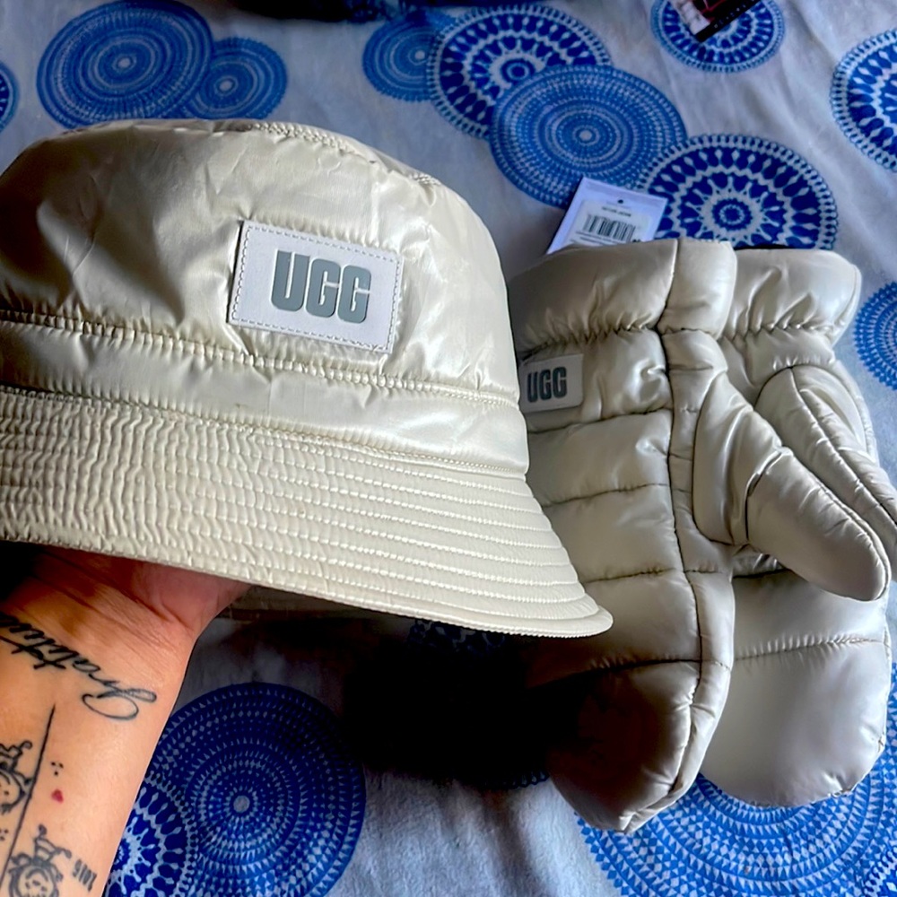 UGG Cream Puffer Bucket Hat and Mittens Set